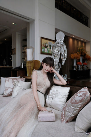 B610 Éloise Pleats Dress