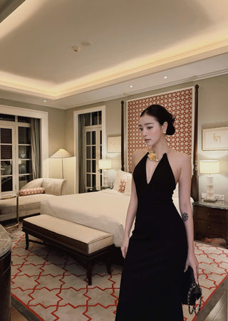 B565 Noir Sirene Dress