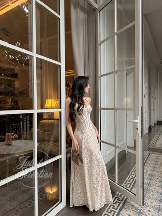 B489 Chantilly Lace Dress