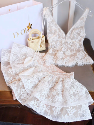 B433 Lace flared dress