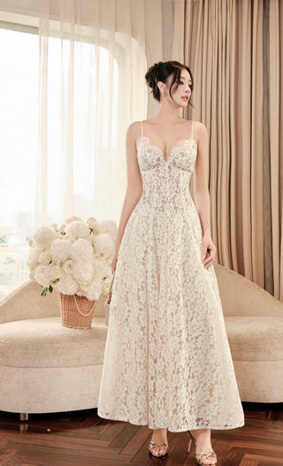 B711 Léonie Lace Dress