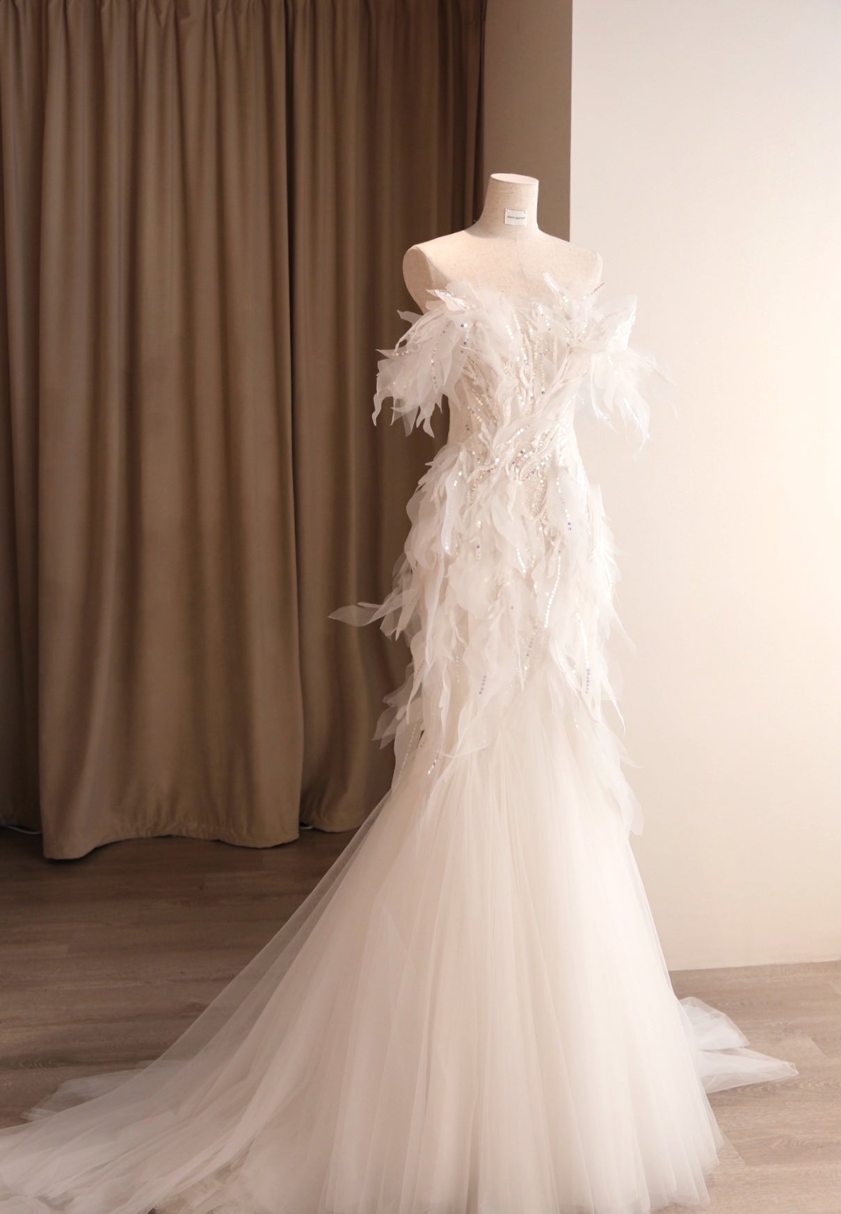 WD0020 Snowflake Embrace Gown