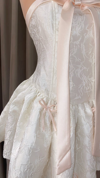 B199 RHAPSODY IN BOW DRESS