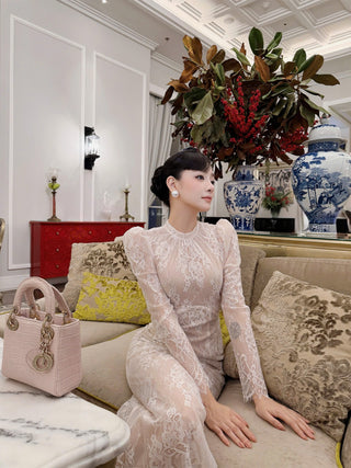 B571 Lace Chamber Dress