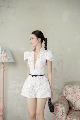 B526 V-Neck Floral Romper