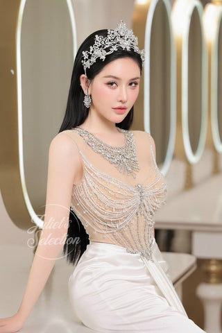 AA0018 AKOYA'S LADY ARISTOCRAT GOWN