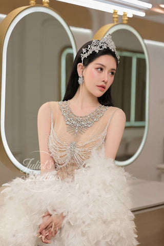 AA0018 AKOYA'S LADY ARISTOCRAT GOWN